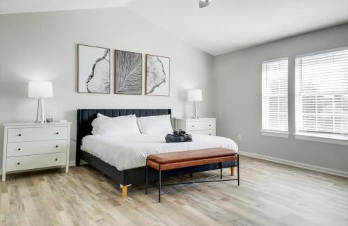 Lewisville House | Lewisville Estate - Spacious 5BR w Game Room