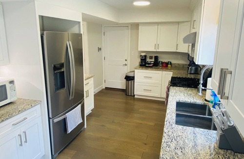 Cumberland Hill House | LexFunZone! Fam/Friendly Oasis! Great Park/Neighborhd! Hottub! GameRm! Sleep 8!