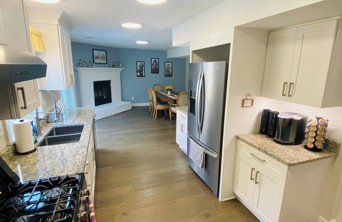Cumberland Hill House | LexFunZone! Fam/Friendly Oasis! Great Park/Neighborhd! Hottub! GameRm! Sleep 8!