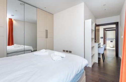 Nine Elms Apartment | Lexington Suite Devereux Residences