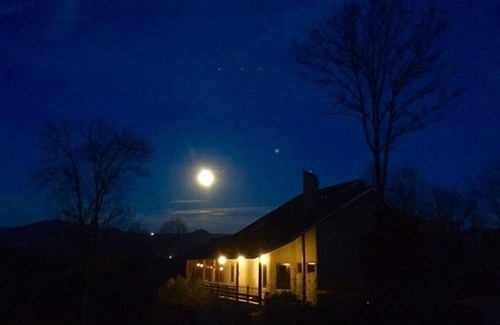 Lexington House | Lexington VA, VMI, Washington & Lee. 3 full baths, sleeps 10. On Maury River.
