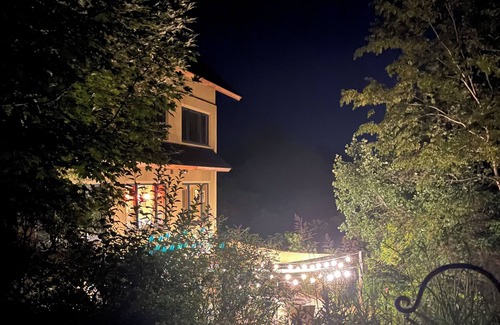 Lexington House | Lexington VA, VMI, Washington & Lee. 3 full baths, sleeps 10. On Maury River.