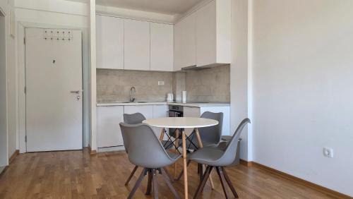 Tomicici Apartment | Lexora Apartment