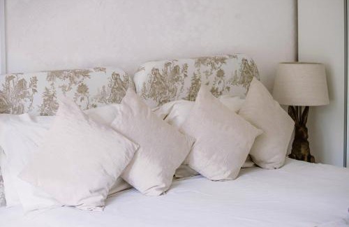 New Forest District Bed & Breakfast | Leygreen Farmhouse B&B