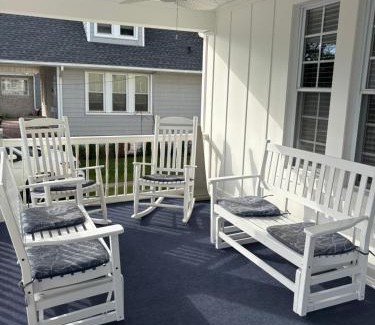 Cape May - Wildwood Villa | Lg fam6 br home sleeping 18 1 block to beach & boardwalk