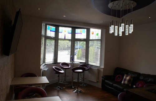 Loughborough Hotel | LG Thai Derm Spa & Guesthouse