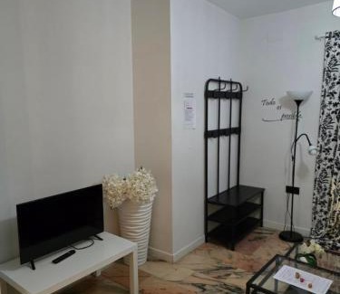 Fontanal-Maria Auxiliadora-Carretera de Carmona Apartment | LHome