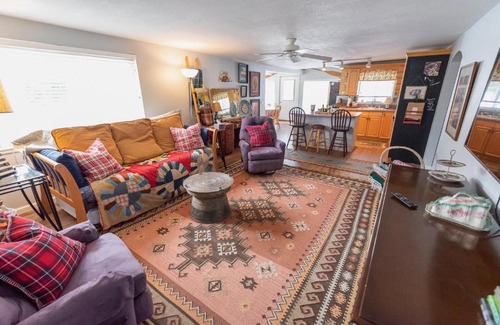 Cambridge Springs Apartment | Li'l Love Inn: Magical Sunsets, Quiet, Cozy, Waterfront
