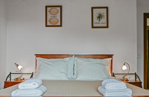Makry Gialos Apartment | Liakoto Stonewall House First Floor