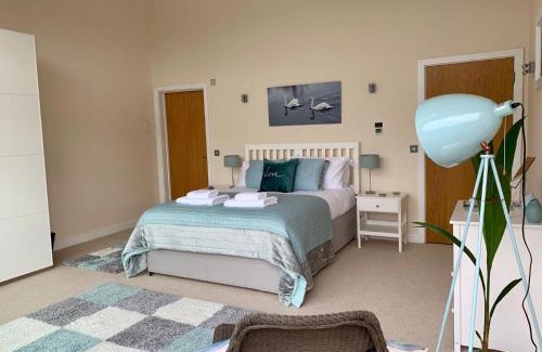 South Cerney House | Libelle Lodge