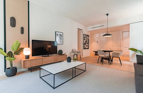 Sao Jose Apartment | Liberdade Elegance W/Rooftop Pool by LovelyStay