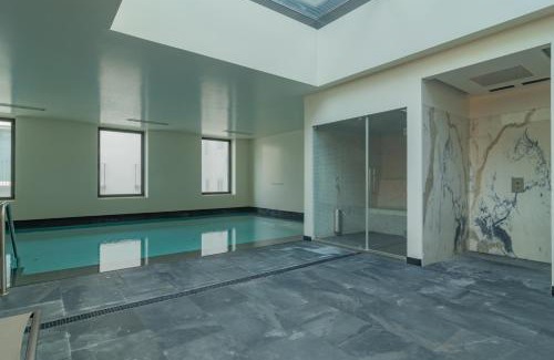 Sao Jose Apartment | Liberdade Garden & Indoor Pool by LovelyStay