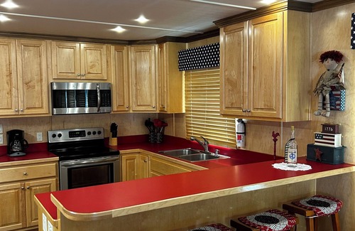 Byrdstown Boat Rental | Liberty is a 6 bedroom houseboat on the Water at Dale Hollow Lake!