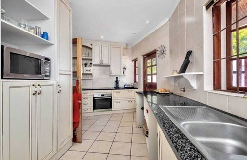 Greater Johannesburg Metropolitan Area Bed & Breakfast | libra lodge