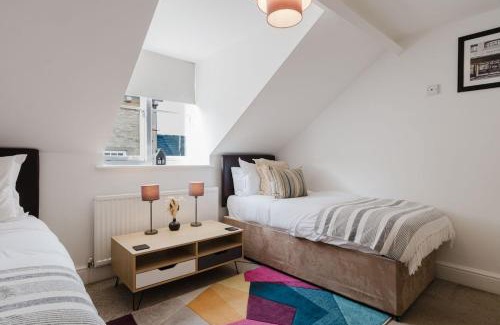 Cirencester Apartment | Licatas Apartment Cirencester, Cotswolds, Sleeps 6, 3 Bedrooms