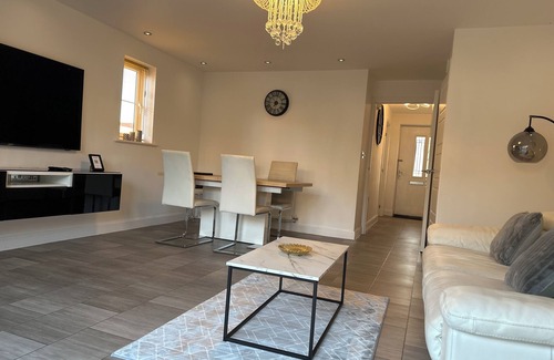 Basingstoke House | Liddle House Haven