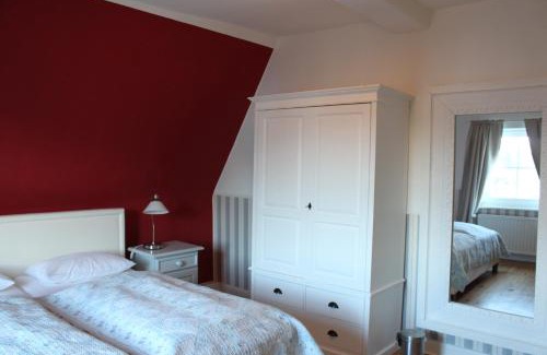 Alt-Travemunde/Ronnau Hotel | Lieblingsplatz Hotel Strandperle