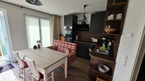 Gelbensande Apartment | Lieblingszeit im Küstenwald Graal-Müritz