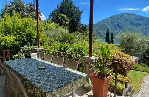 Tremezzo Apartment | Life is Good - Front Lake Apartment in Villa