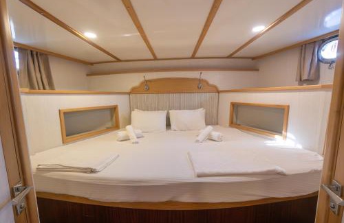 Bodrum City Center Boat Rental | Life is Life