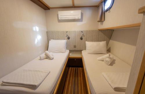 Bodrum City Center Boat Rental | Life is Life