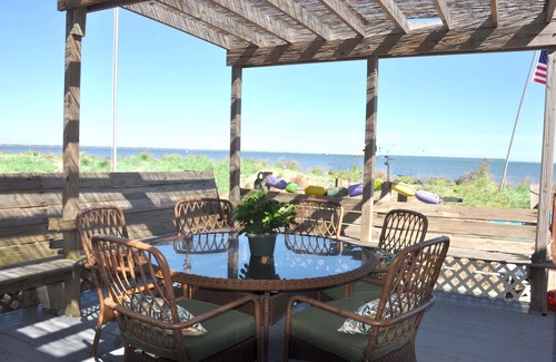 Norfolk House | LIFE ON A SANDBAR! Stay in the Pink House