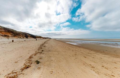 North Eastham House | Life's Better at the Beach