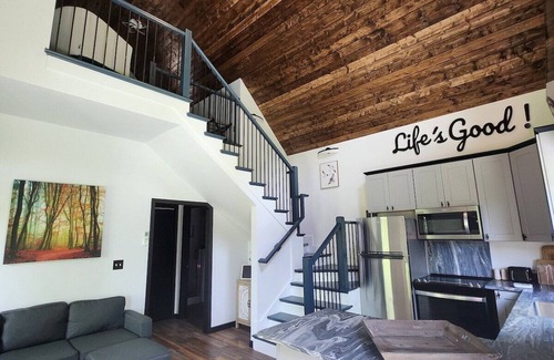 Brevard Cabin | Life's Good Friends Retreat