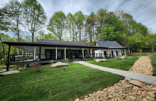 Brevard House | Life's Good Retreat Main House