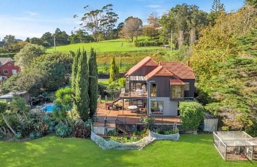 Auckland House | Lifestyle Holiday Home