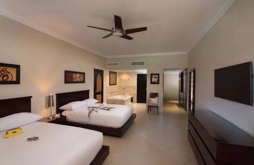 Los Maestros Resort | Lifestyle Holidays 3 bedroom Villa with your own pool and chef