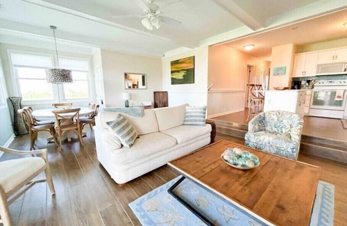 Emerald Isle Condo | Light & Airy Oceanside Escape - Beach, Pool, & Pickleball/Tennis!