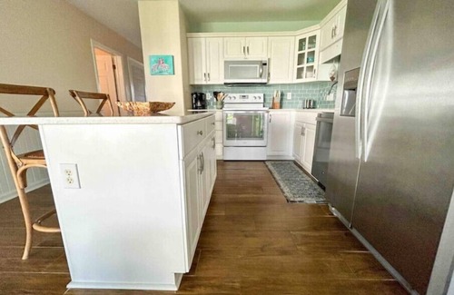 Emerald Isle Condo | Light & Airy Oceanside Escape - Beach, Pool, & Pickleball/Tennis!