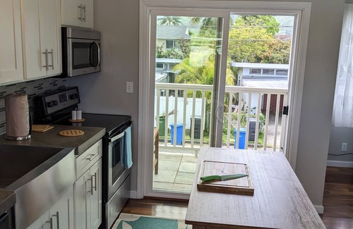 Coconut Grove Apartment | Light and breezy Kailua apartment