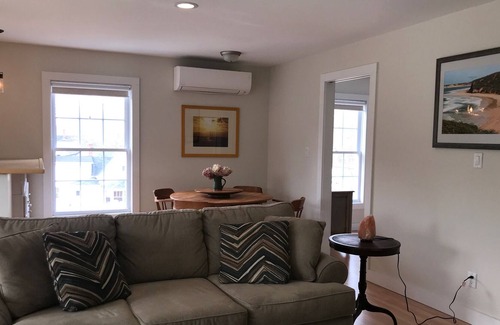 Belfast Apartment | light and breezy top floor apartment