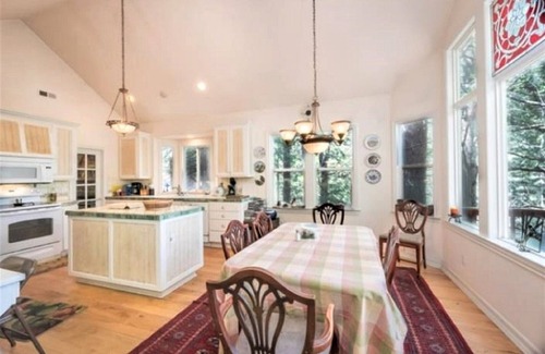Lake Arrowhead House | Light And Bright 3 Bedroom Home by RedAwning
