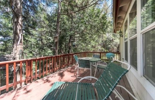 Lake Arrowhead House | Light And Bright 3 Bedroom Home by RedAwning