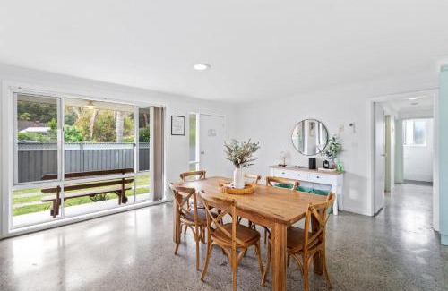 Maloneys Beach House | Light and Bright at Maloneys
