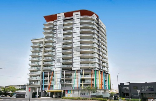 South Brisbane Apartment | Light apartment in amazing central location
