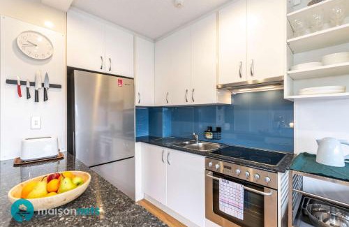 Elizabeth Bay Apartment | Light Filled 1BR Retreat with Car Park & Pool