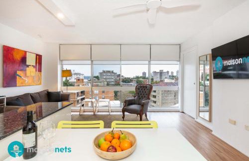 Elizabeth Bay Apartment | Light Filled 1BR Retreat with Car Park & Pool