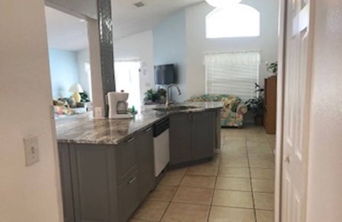 Westridge Villa | Light-Filled 4BR Villa Close to Dining & Shopping