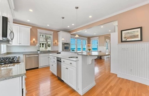 Allerton House | Light-filled Beachfront 3 Bed - avail. Aug. 25, 2024
