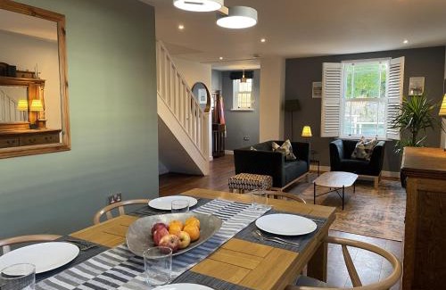 Stoke Bishop House | Light-filled Eco-home with Patio