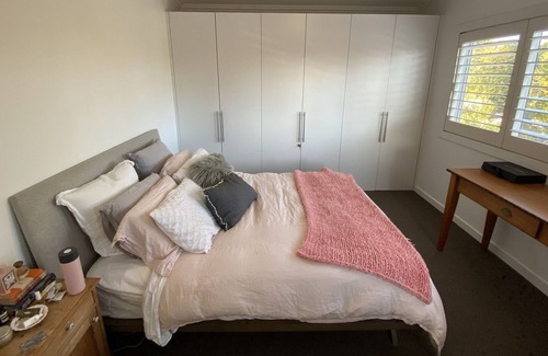 Botany House | Light filled large home. 8mins drive to popular Eastern Suburbs beach