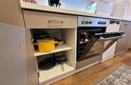 Giessen Apartment | Light Jungle - Innenstadt für 7 Grill Balkon Netflix Waschtrockner
