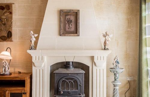 Gharb House | Lighthouse Accommodations - Ta’ Charlon Farmhouse