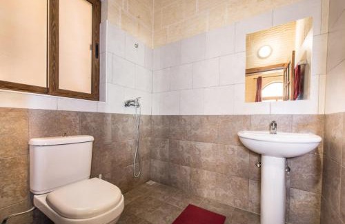 Gharb House | Lighthouse Accommodations - Ta’ Charlon Farmhouse