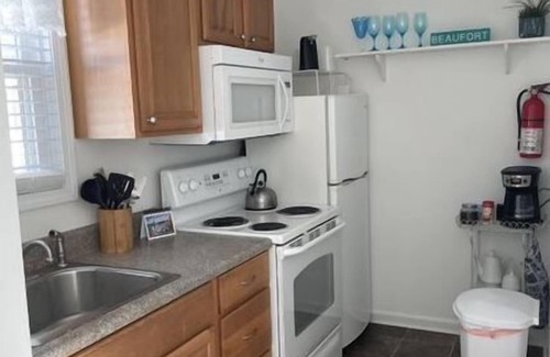 Morehead City House | Lighthouse Cottage DOG FRIENDLY -Historic District