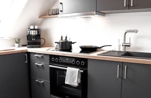 Western Ring Area Apartment | LIGHTPLACE Design Boxspring Küche Homeoffice City nah